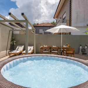 Host Wise - Terrace Delight House w Private Jacuzzi