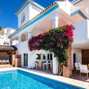 Gorgeous Home In Riviera Del Sol