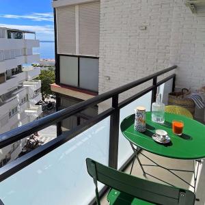 Stylish Modern Apt Unbeatable Location
