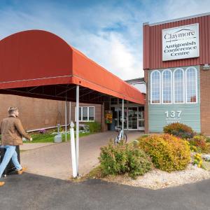 Claymore Inn and Suites