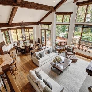 5BR Alpine Luxury Home with Private Hot Tub