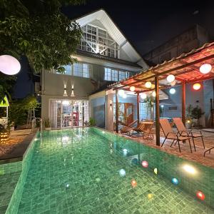 Comfy Boutique House