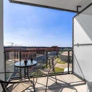 7th Floor Warsaw Włochy Apt - Balcony, Workspace - by Rentujemy