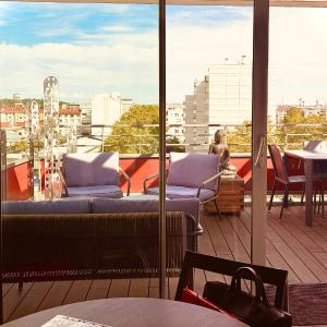 T2 Little Bohême proche hôpitaux terrasse plein ciel