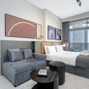 Modern Studio High Floor Skyline View