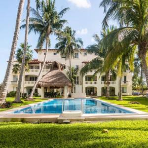 Stunning condo in excellent location