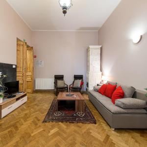 5 Bedroom Family Apartment