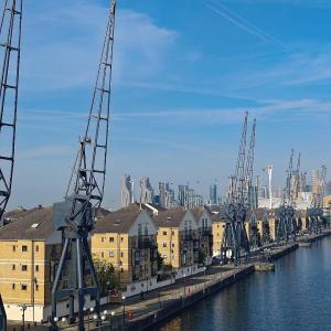 Excel London Riverview Luxury Apartment -Sleep 6- Free Parking- Playstation 4