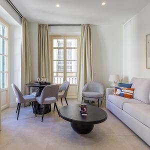 Plaza del Siglo Suites & Boutique Apartments by Caleta Homes