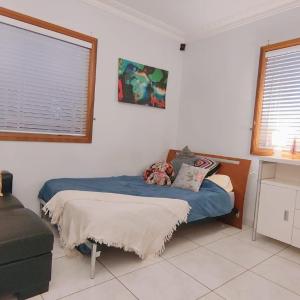 Luxury villa next to university parks shops