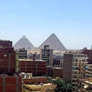 KingTut Pyramids View Inn