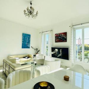 Spacious 3 BR flat Nice center - magnificent view