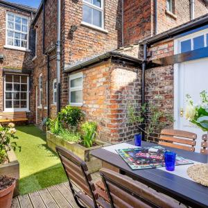 Aycliffe Cottage