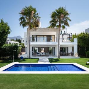Villa Eva Los Olivos Nueva Andalucia