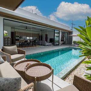 Stephanie villa by fisherman Village