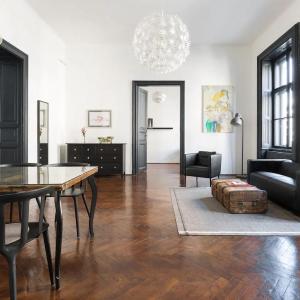 Kertesz 22 - 3 Bedrooms and Living with 2 Baths