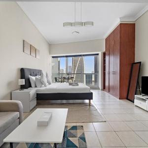 StoneTree - Spacious Studio - Stunning Lake View