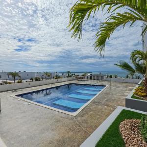 Oceanview Studio Smart TV Pool Beach 5-min Walk