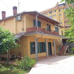 Viola's House