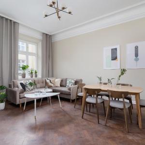 3 bedroom Apartment with the balcony - Rejtana 10