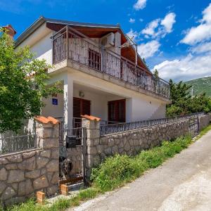 3 Bedroom Gorgeous Home In Karlobag