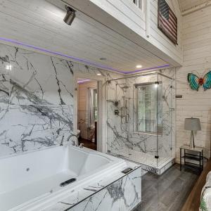 Pinnacle Suite Treehouse Near Helen, Georgia