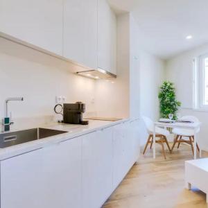 Graceful Studio Apartment G121