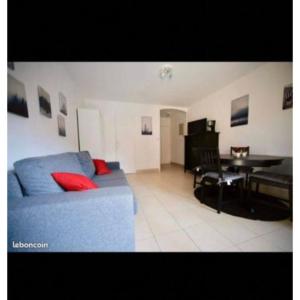 Studio en rez de jardin