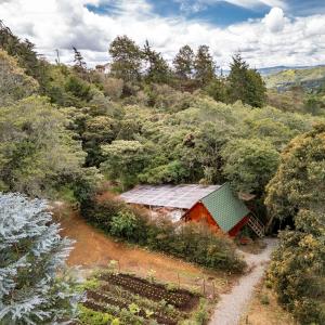 Cabaña en la Naturaleza con Jacuzzi - Santa Elena