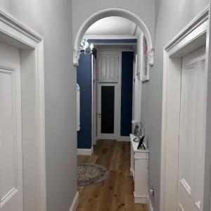 2 bedroom main door flat in the city centre