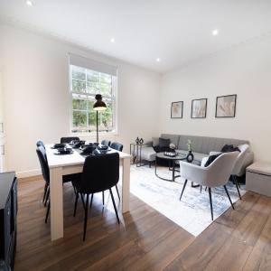 Excellent 3 bedroom, 3 baths, City Centre, voucher available