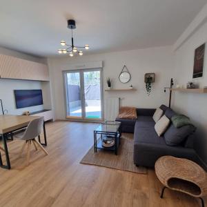 Cosy retreat with terrasse and parking, near Paris and Disney, 5min to train station