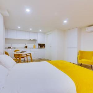 Graceful Studio Apartment G16