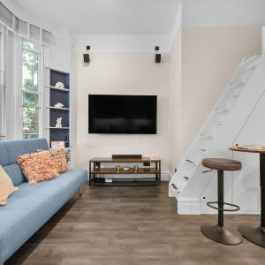 VICHY - The Hampstead Star | Prime Location