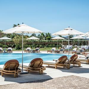 91 Athens Riviera, The Resort
