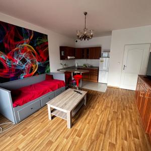 MONFas APARTMENT GARDEN CITY
