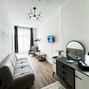 HolidayHome Apartments I Stylish Private Room in Heart of Berlin-Kreuzberg!