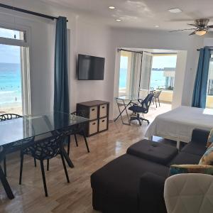 Cancun Plaza Condos