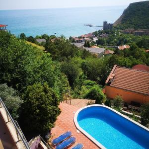 Seaview apartment complex Karia12
