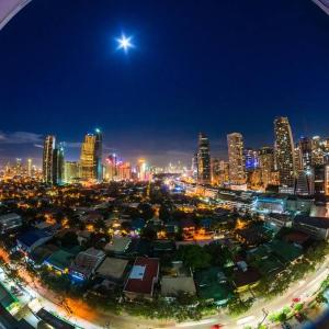 Manila Skyline View Digital Nomad Studio with balcony