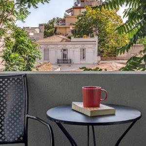The Meta Stay-Rooftop Access Sunny Suite
