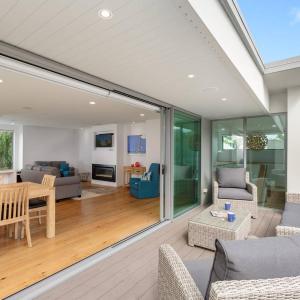 Modern, Spacious Home on Popular Muricata Av - Enjoy Beach, Surf & Sun