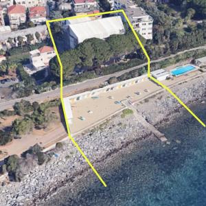 Tirrenia beach house - sea front with private beach