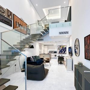 Trophy - Elevated Living in Luxurious Business Bay Loft