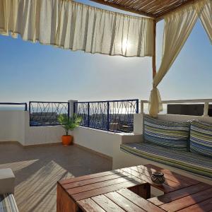 Ocean view duplex with 2 terraces