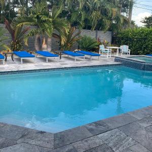 Villa De Charme with Heated Salt Water Pool and Spa
