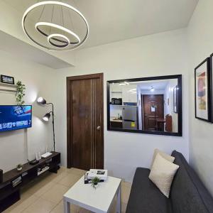 Citispace 1BR Condotel Suite at Ridgewood Towers Near BGC Airport #RW02A
