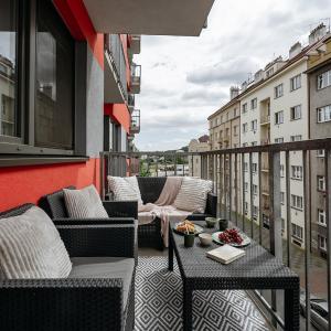 Prague Days - Bright Apartment - Balcony - Private Parking