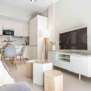 Adorable flat with private parking in the center by REMS