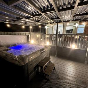 Numero Venti Aparthouse wifi parking Hot Tub Contractor and Group Friendly